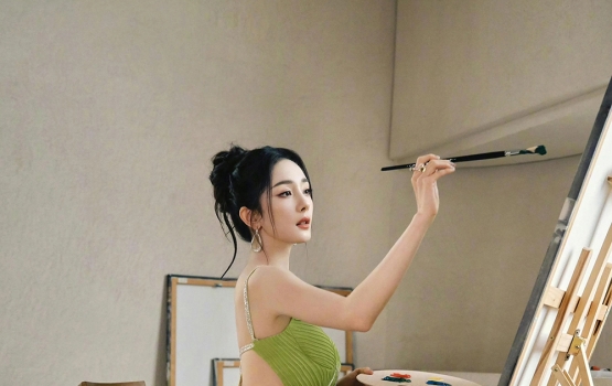杨幂绿色风写真｜把春天的温柔穿在身上，这才是女性该有的模样！