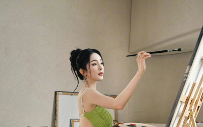 杨幂绿色风写真｜把春天的温柔穿在身上，这才是女性该有的模样！