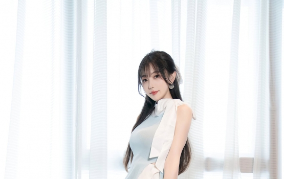 美女模特林星阑蓝白色连衣短裙白色丝袜性感写真