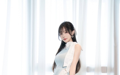 美女模特林星阑蓝白色连衣短裙白色丝袜性感写真