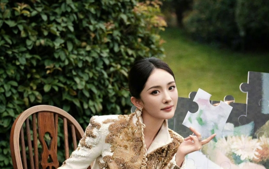 传统与时尚交融，杨幂在写真中尽显东方佳人风采