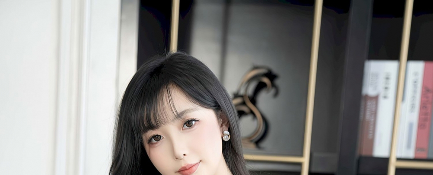 模特林星阑浅蓝色连衣短裙+灰色丝袜性感写真