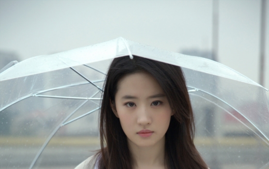 刘亦菲清纯​​​写真，网友称这才是真正的天生丽质，颜值惊艳引发热议 ...