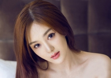 为什么人总是喜欢美女？性感源于自身的易阳，深沟迷人写真令人惊艳