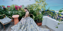 关晓彤清凉夏日写真化身“水晶女神”美艳惊人