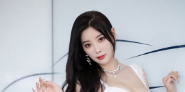 性感女神杨晨晨透明丝袜长腿极致魅惑