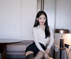 性感美女模特唐安琪白色上衣搭配吊带黑丝短裙性感写真