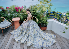 关晓彤清凉夏日写真化身“水晶女神”美艳惊人