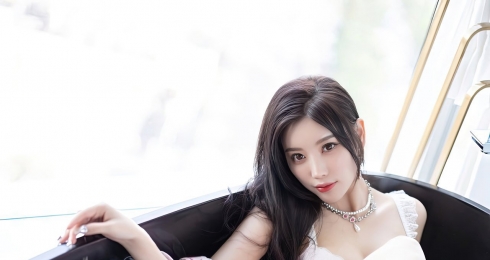 性感女神杨晨晨透明丝袜长腿极致魅惑