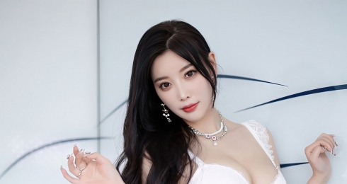 性感女神杨晨晨透明丝袜长腿极致魅惑