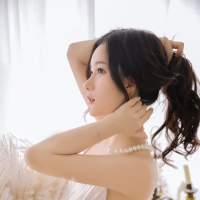 风情万种的成熟女人性感露背装妩媚人体艺术