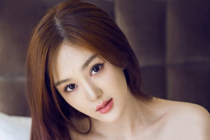 为什么人总是喜欢美女？性感源于自身的易阳，深沟迷人写真令人惊艳