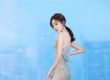 吴宣仪身着白色钻边刺绣薄纱为什么那么性感？长裙仙气十足精致又性感