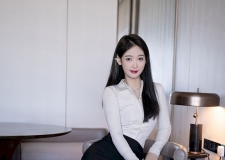 性感美女模特唐安琪白色上衣搭配吊带黑丝短裙性感写真