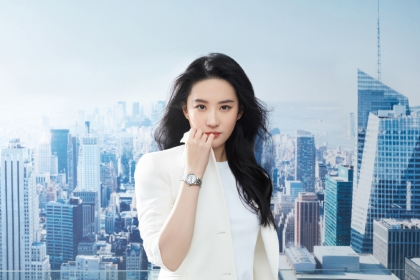 气质女神刘亦菲养眼全白西装酷飒帅气,御姐风美艳动人气质女神刘亦菲养眼全白西装酷飒 ...